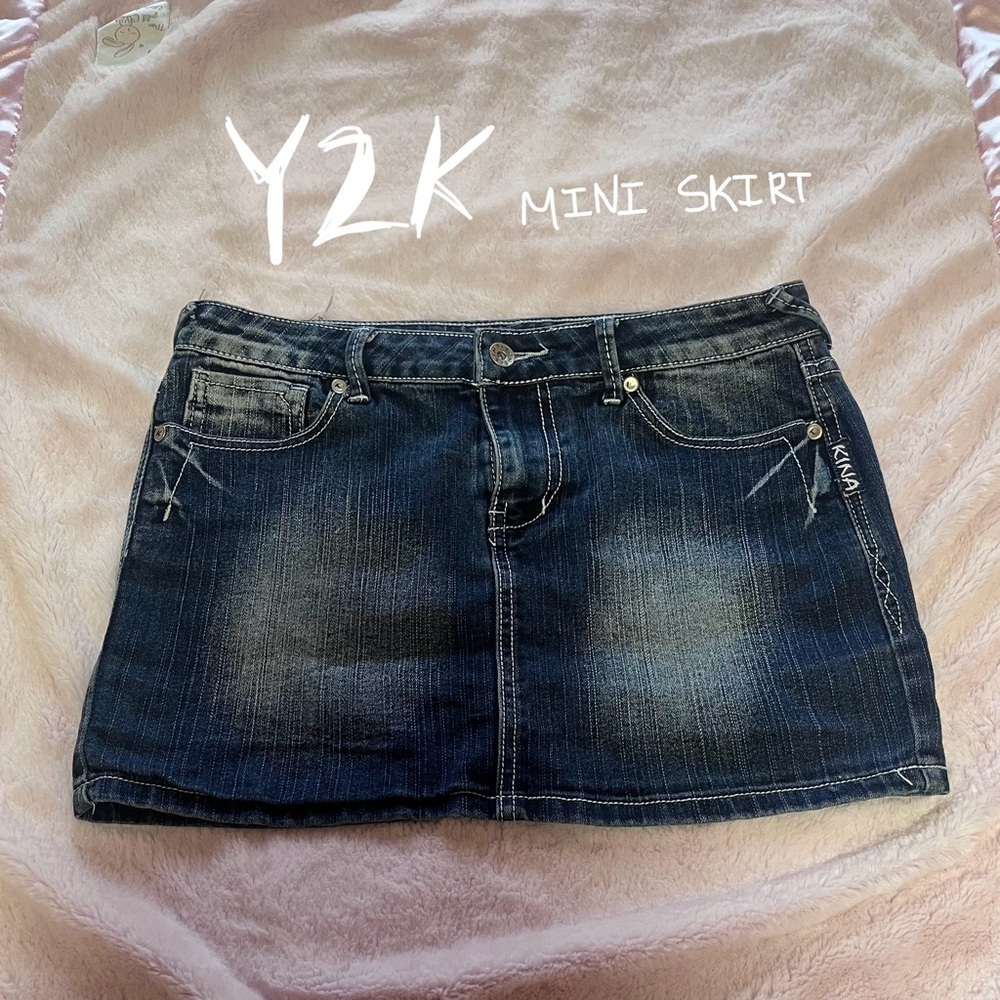 Y2k MiniSkirt with contrats white stitching 🧵